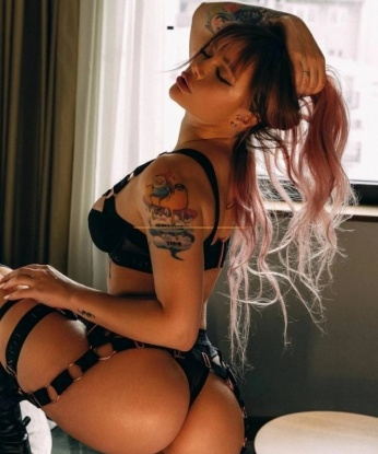 Молодая, игривая, страстная и раскрепощенная красотка ждет тебя для незабываемых встреч. Готова подарить море удовольствия и исполнить самые смелые фантазии. 4804, 25 лет